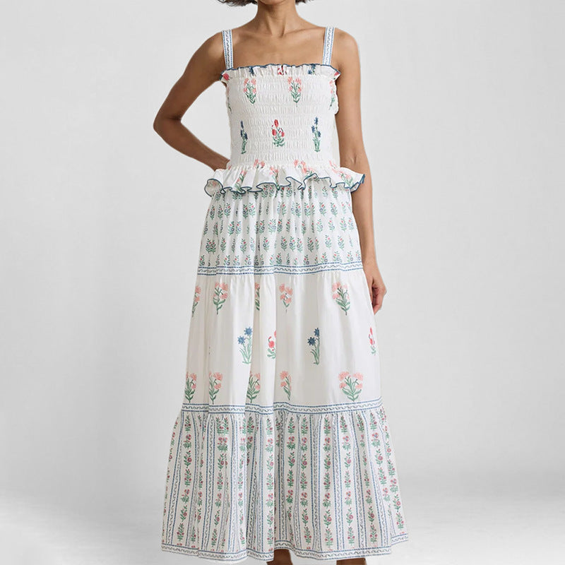 Robe maxi pour femmes avec des détails volantés et des motifs floraux Chic & Stil