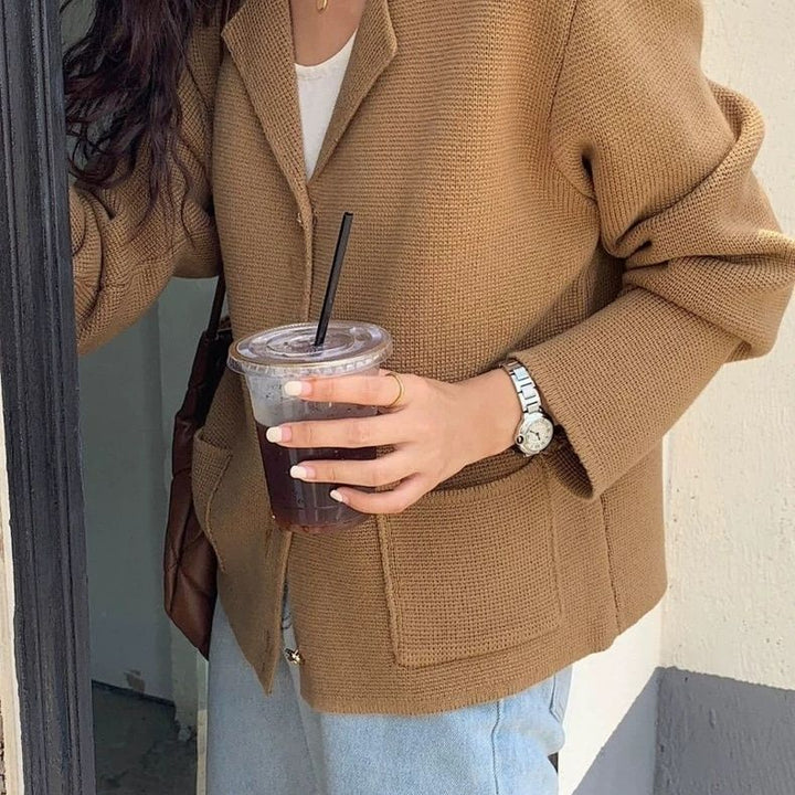 Veste Boucle Élégante pour Femmes avec Boutons Dorés Chic & Stil