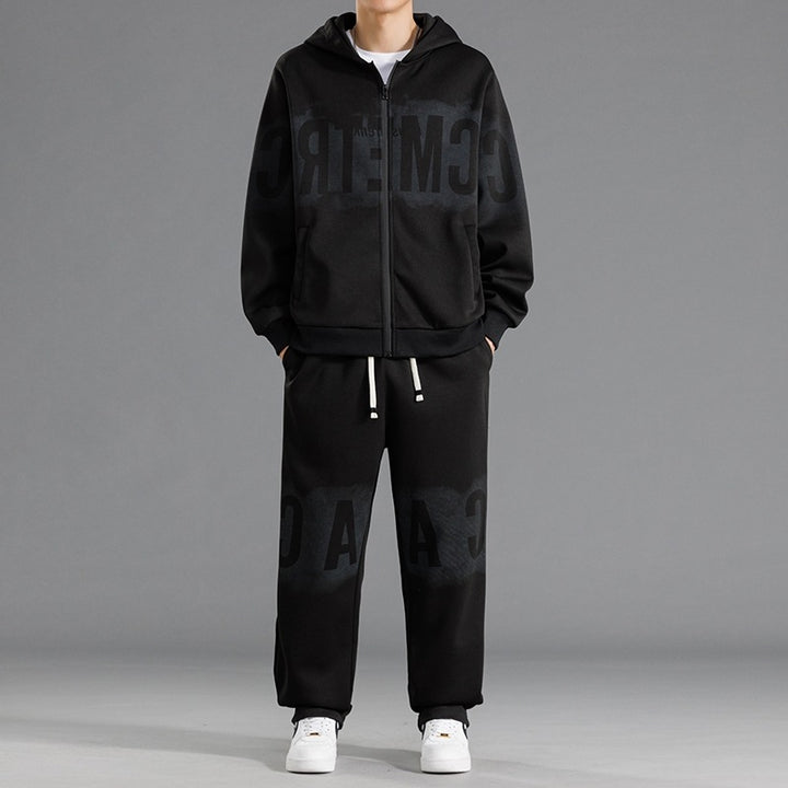 Men's sports suit with an innovative design and practical pockets Amarae
