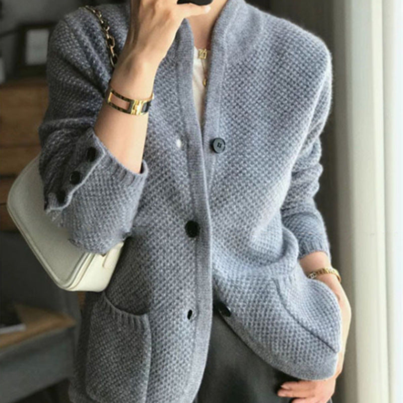 Cardigan pour femmes avec motif texturé et poches pratiques Chic & Stil