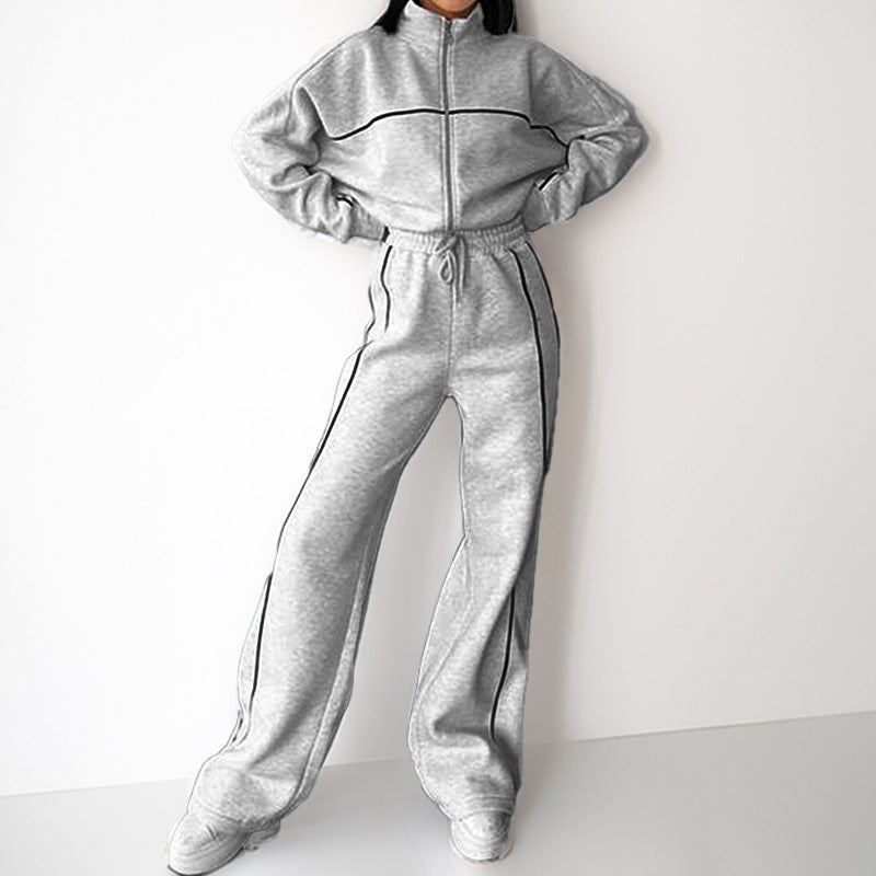 Ensemble sportif pour femmes avec matériau doux et inserts en hauteur. Chic & Stil