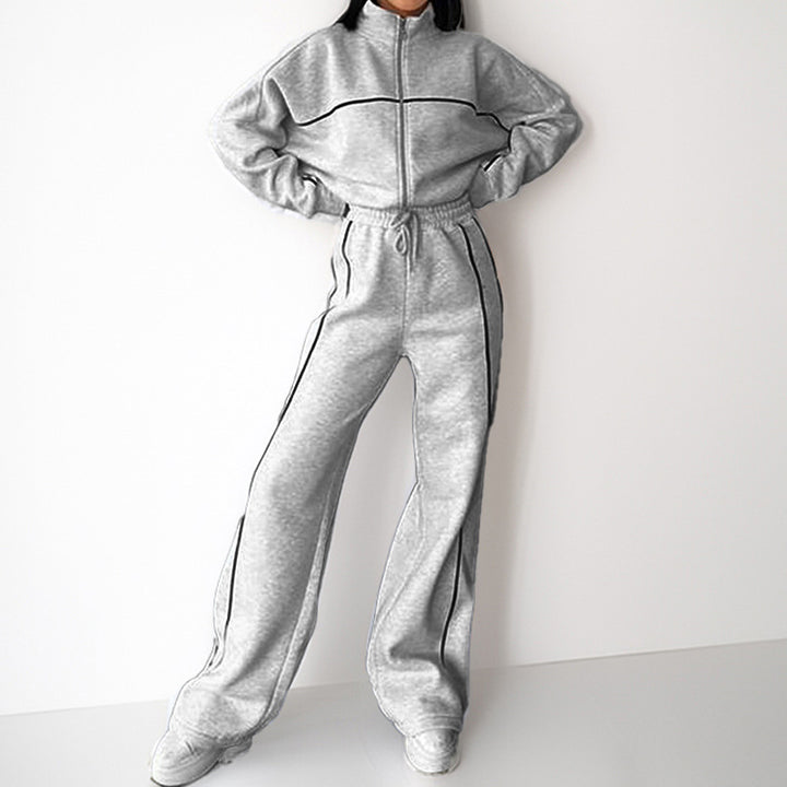 Ensemble sportif pour femmes avec matériau doux et inserts en hauteur. Chic & Stil