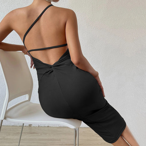 Robe midi féminine ajustée avec design asymétrique Chic & Stil