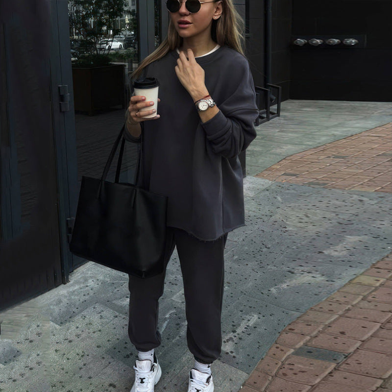 Ladies Comfortable Loungewear Set with Oversized Sweatshirt and Elastic Pants Lune London