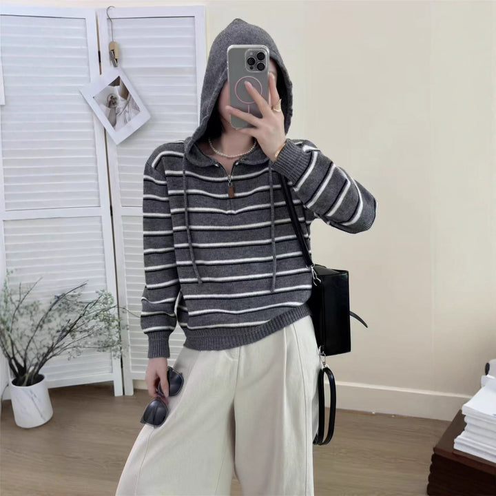 Sweat à capuche féminin à la mode avec motif à rayures texturé Chic & Stil