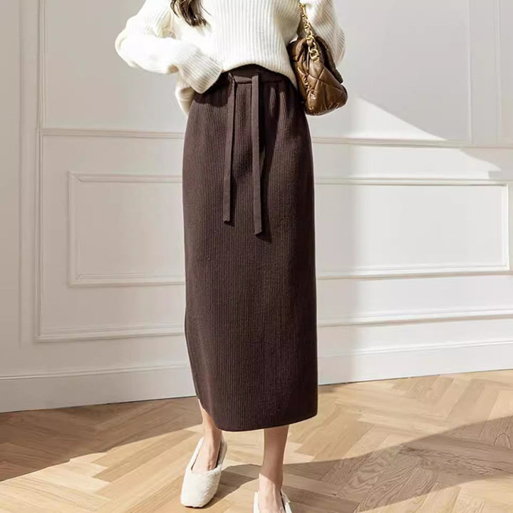 Lune London women's midi skirt with lace at the waist and ribbed design