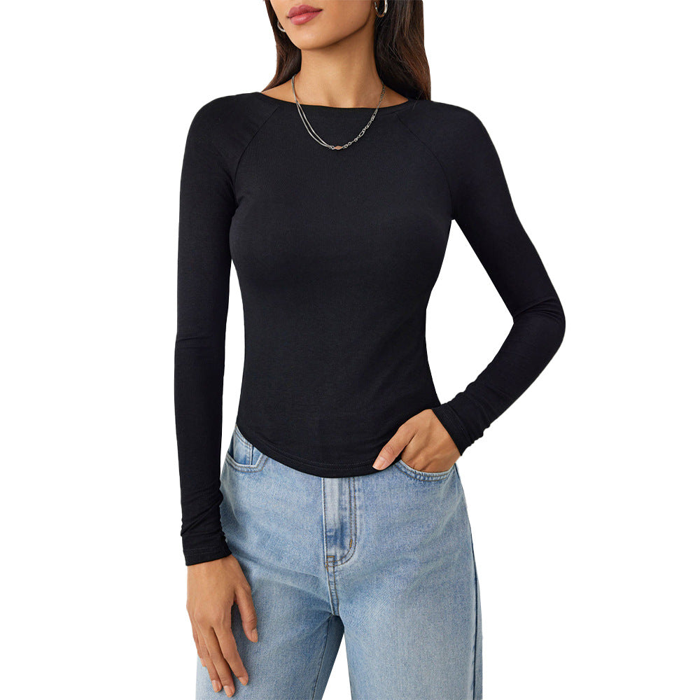 Chemise à manches longues pour femmes avec une coupe flatteuse pour la silhouette et un élégant col rond Chic & Stil