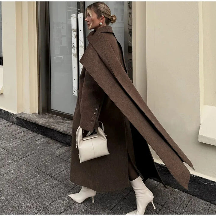 Women Elegant oversized coat with a stylish hood addition Lune London