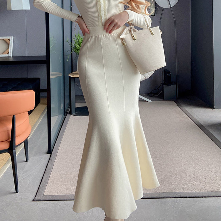 Jupe élégante haute à taille pour femmes avec ourlet évasé et texture en maille fine Chic & Stil