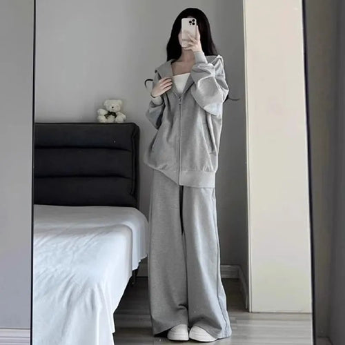Women Comfortable Oversized Tracksuit with Hood and Side Pockets Chic & Stil