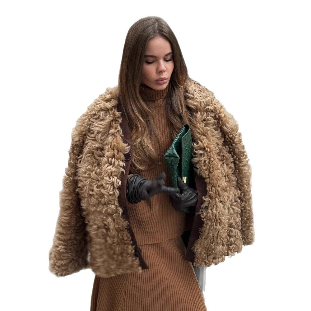 Women's short jacket made of curly teddy faux fur with oversized cut Amarae