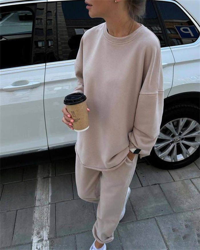 Ladies Comfortable Loungewear Set with Oversized Sweatshirt and Elastic Pants Lune London