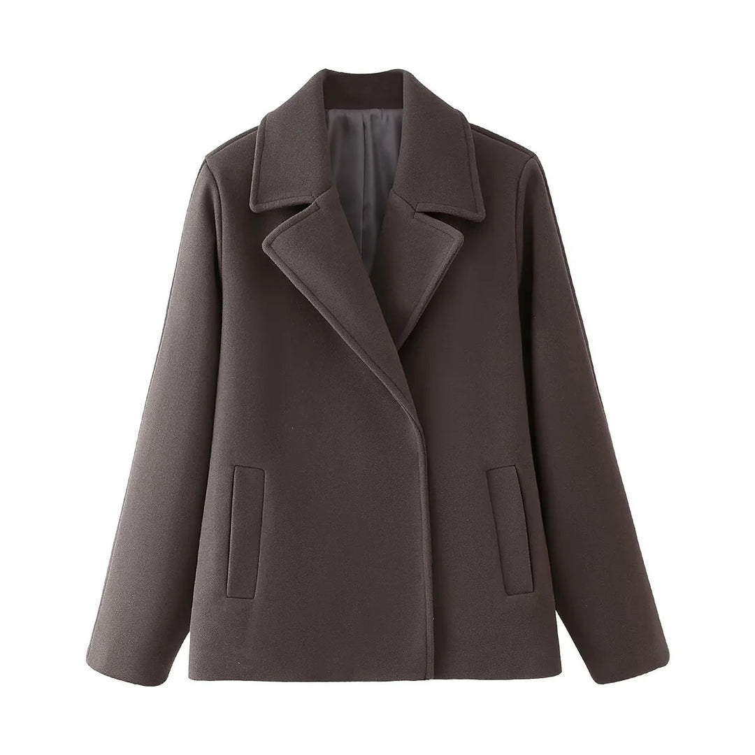 Elegant wool coat for women with deep lapels and practical pockets Amarae