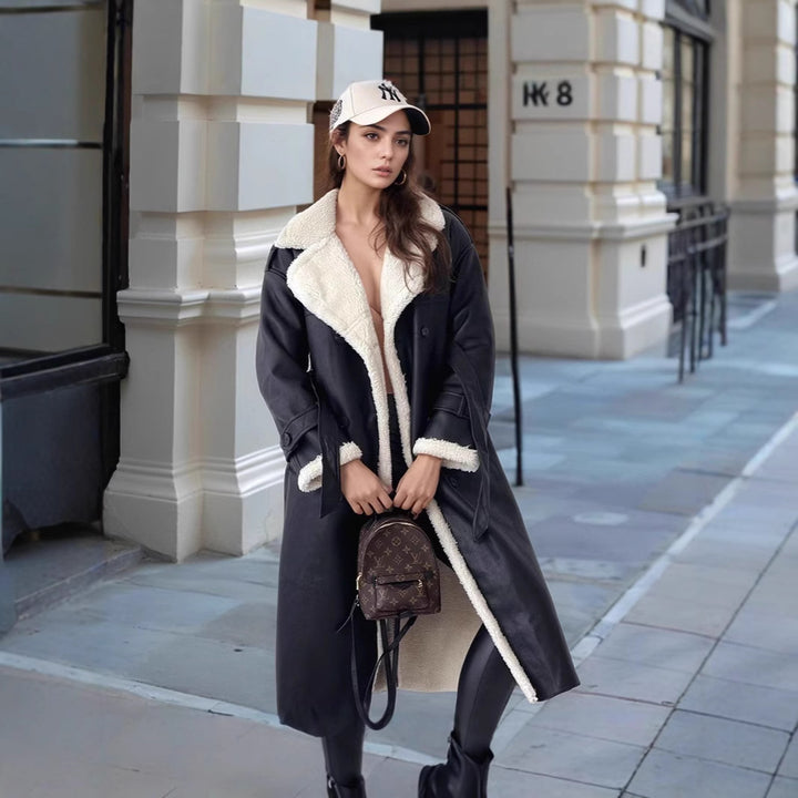 Ladies elegant coat with lining Lune London