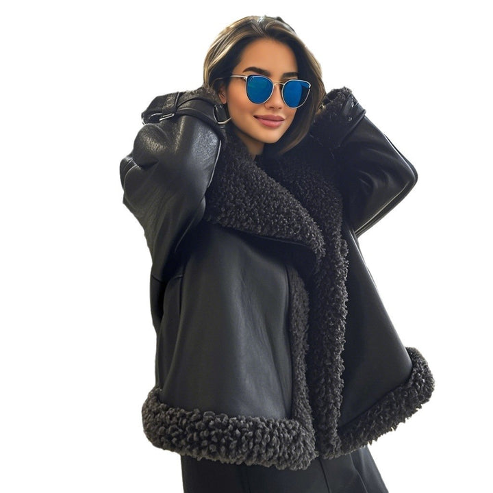 Ladies Oversize Bomber Jacket made of faux leather with voluminous teddy lining and adjustable collar Amarae