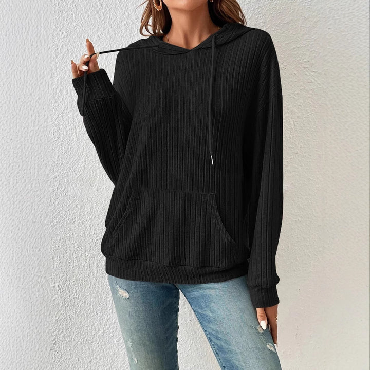 Casual women's hoodie with ribbed pattern and kangaroo pocket Lune London