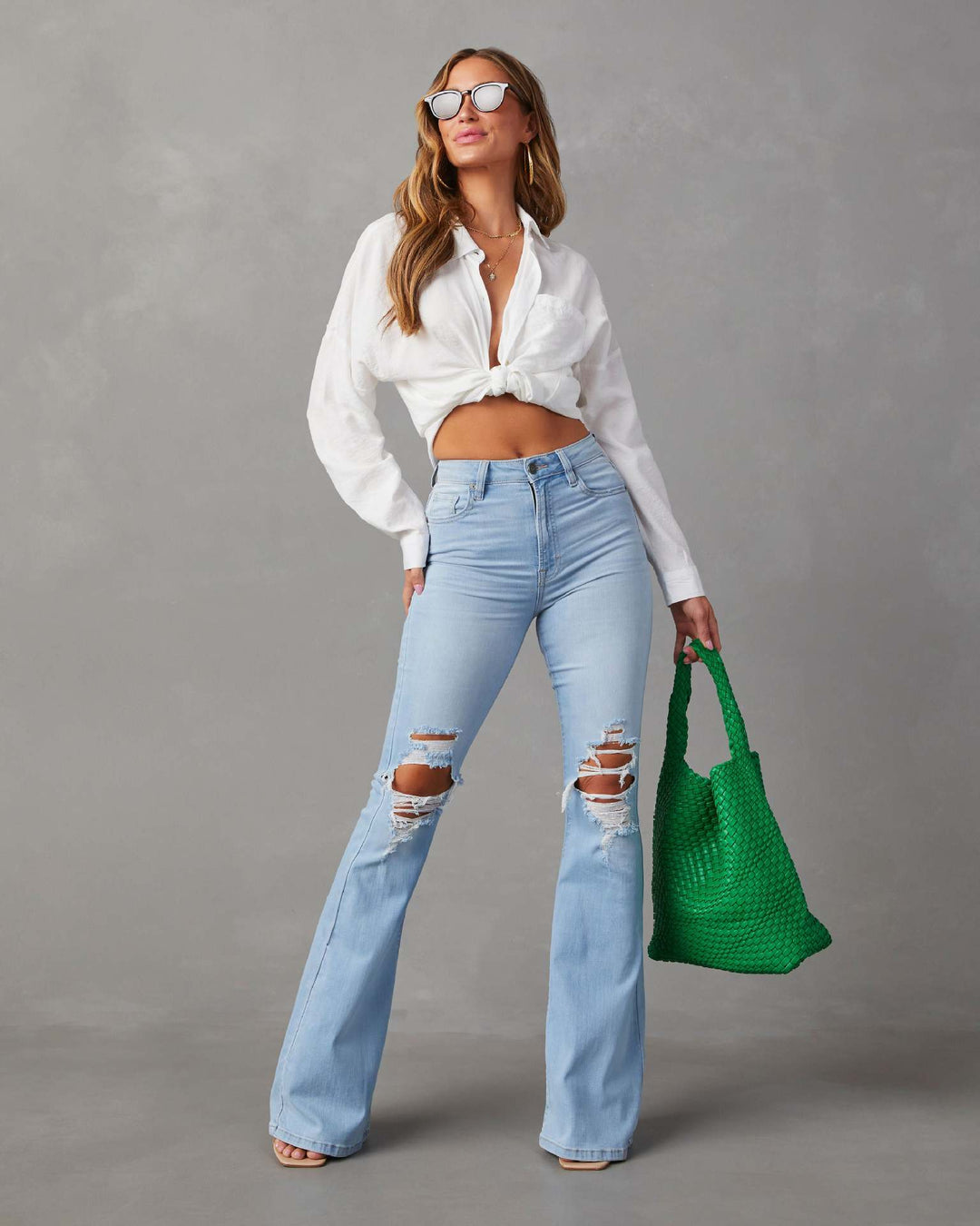 Flared jeans for women with trendy Destroyed effect Chic & Stil