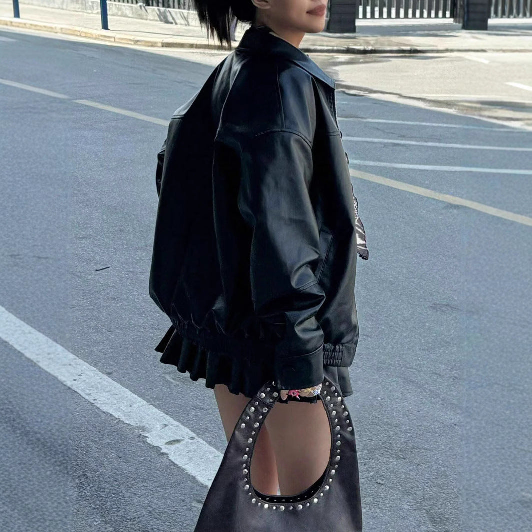Fashionable leather jacket for women in a trendy oversized Lune London