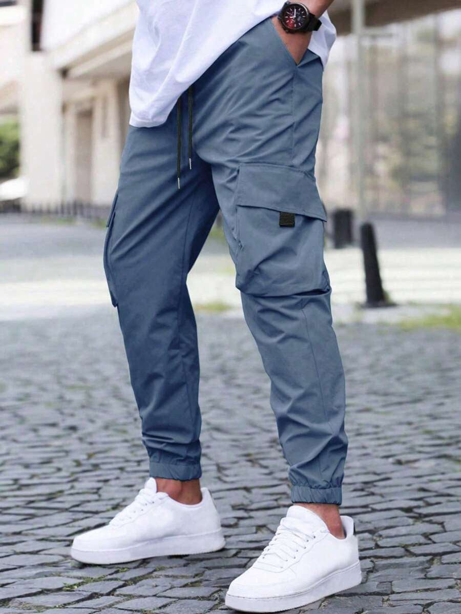 Men's cargo pants with practical zip pockets and an elastic waistband Lune London