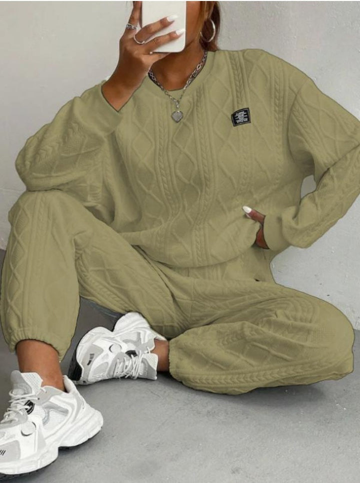 Costume en tricot pour femmes avec design texturé et coupe confortable Chic & Stil