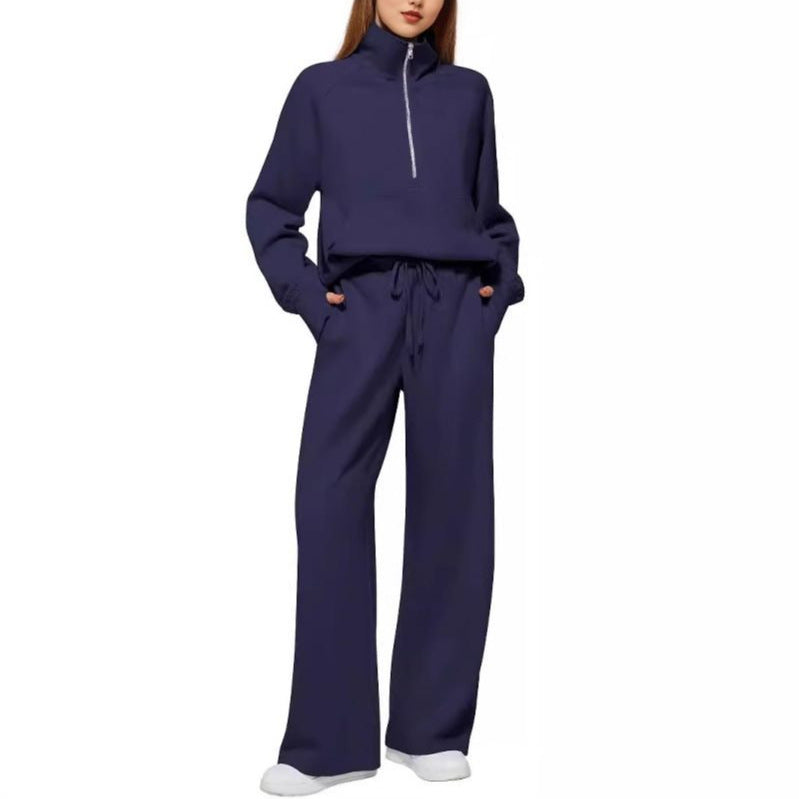 Women's sports set with high collar and wide legs Lune London