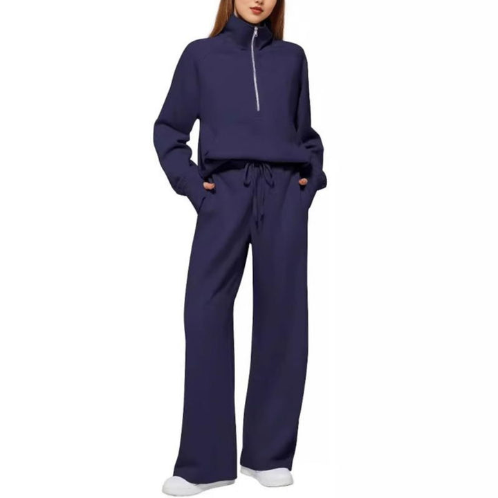 Women's sports set with high collar and wide legs Lune London