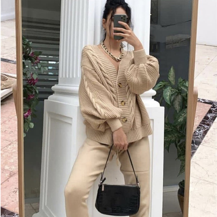 Cardigan en tricot épais tendance pour femmes avec boutons à l'avant et structure côtelée Chic & Stil