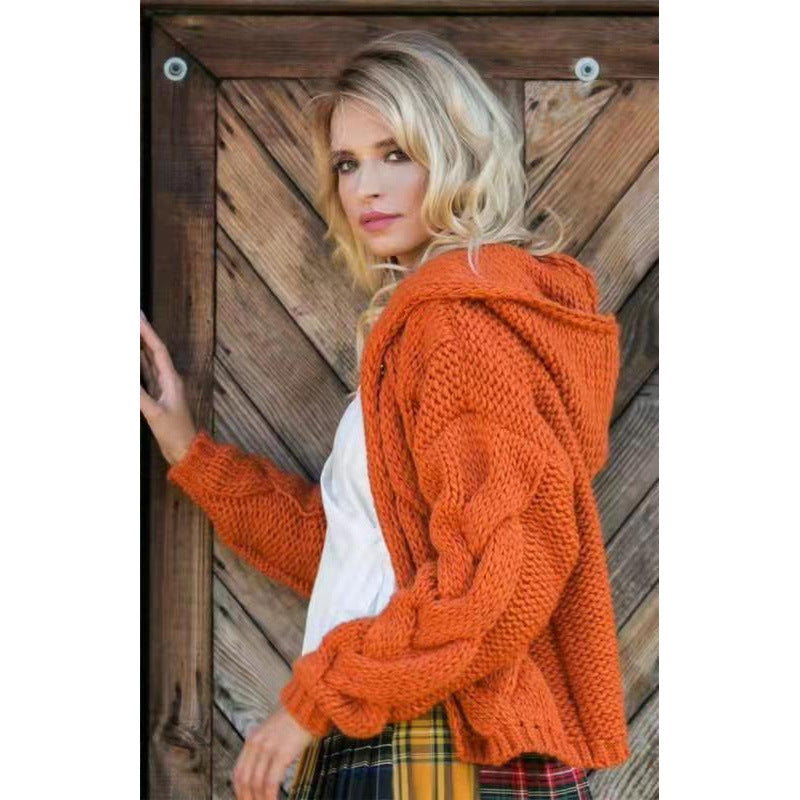 Knitted hooded jacket for ladies with a bulky fabric and a textured pattern Lune London