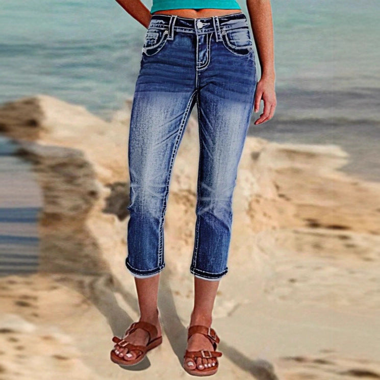Women's cropped jeans with turn-up, mid-rise waist and used wash Amarae