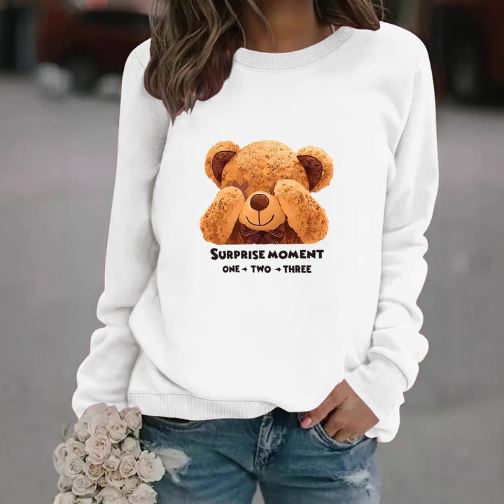 Women's sweatshirt with cute bear design and modern lettering Chic & Stil