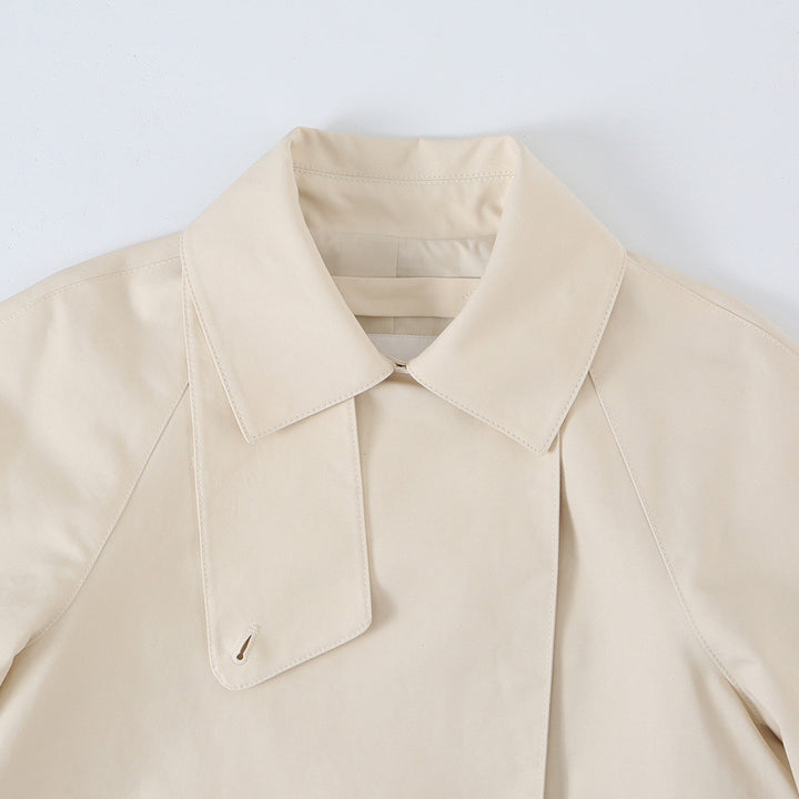 Ladies short jacket in boxy cut with concealed button placket and shirt collar Amarae