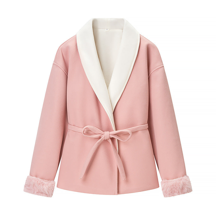 Veste confortable pour femmes avec doublure douce et ceinture à la taille Chic & Stil