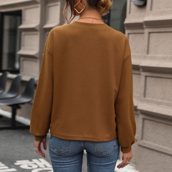 Casual women's sweatshirt with V-neck in textured fabric Lune London