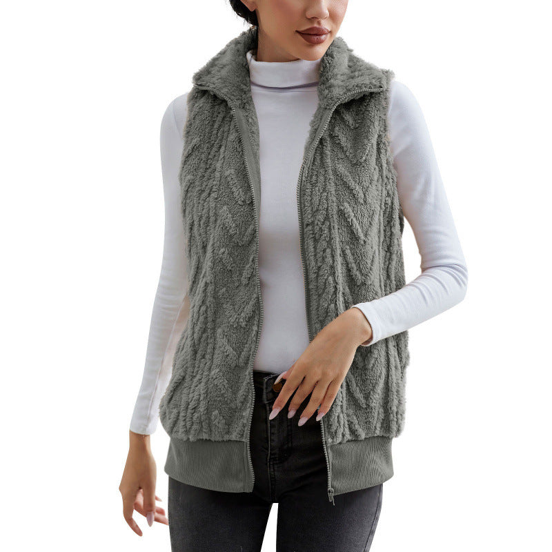 Cozy fleece jacket for women with stand-up collar and practical pockets Lune London