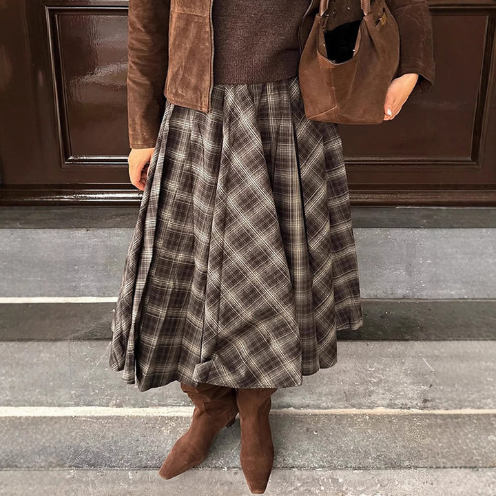 Women's Checked Midi Skirt with Wide Pleated Cut and High Waist Amarae