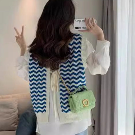 Women's knitted sweater with zigzag pattern and elegant collar Amarae