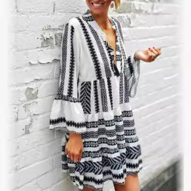 Casual wrap dress for women with voluminous sleeves and a graphic pattern Lune London