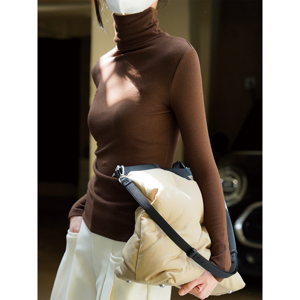 Women’s Figure-hugging Roll-neck sweater made of fine Jersey Amarae
