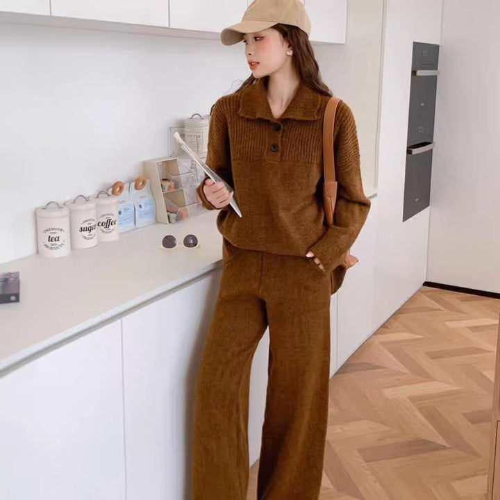 Costume tricoté pour femme avec détails de boutons décoratifs et coupe large Chic & Stil