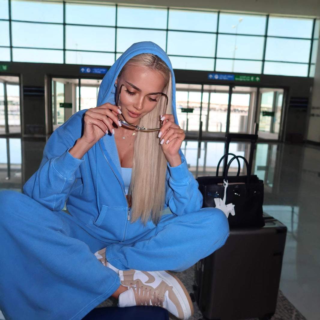 Casual hooded outfit for women with a loose fit and modern design Lune London