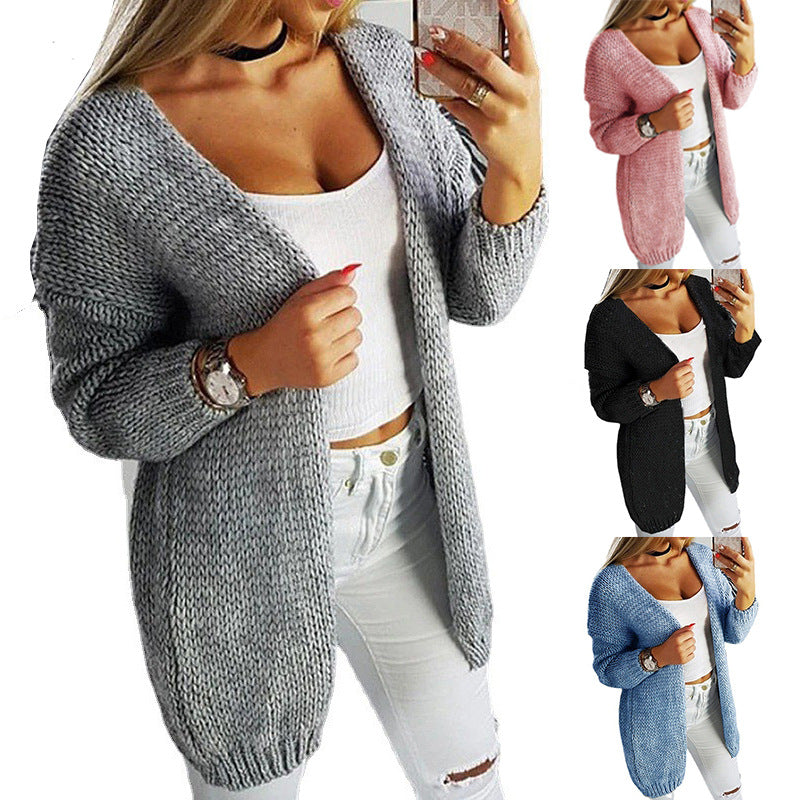 Casual knitted cardigan for women with a soft material and a relaxed fit Lune London