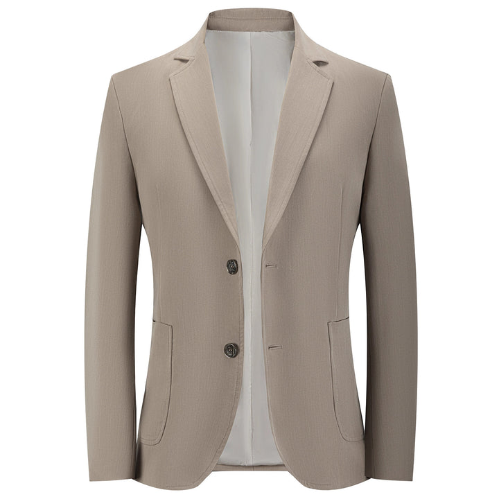 Elegant woman, lightweight blazer with a slim fit and modern lapel Lune London