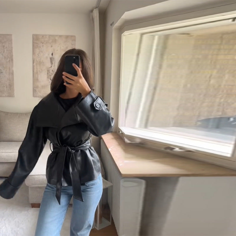 Fashionable short leather jacket for women with double-breasted buttoning and wide collar Lune London