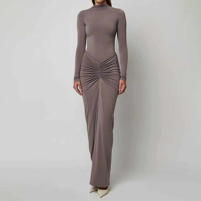 Robe Maxi Élégante pour Femmes avec Coupe Ajustée et Décolleté Profond Chic & Stil