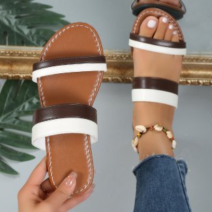 Women's strap sandals with a trendy multicolored detail and a non-slip sole Amarae