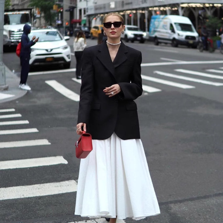 Oversized women's jacket with an elegant cut and striking details Lune London
