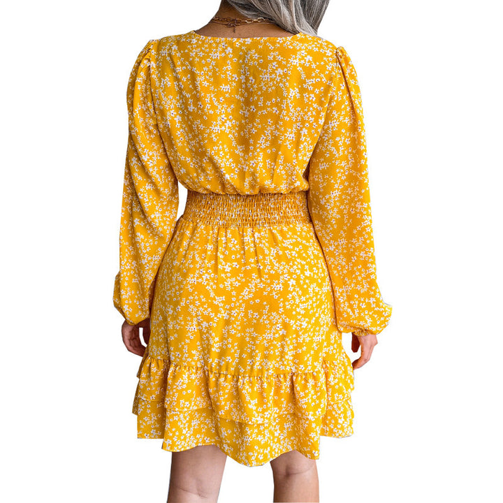 Romantic floral dress for women with V-neck and ruffle details Lune London