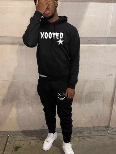 Men's hooded sweatshirt and jogger pants set with modern and eye-catching print Amarae