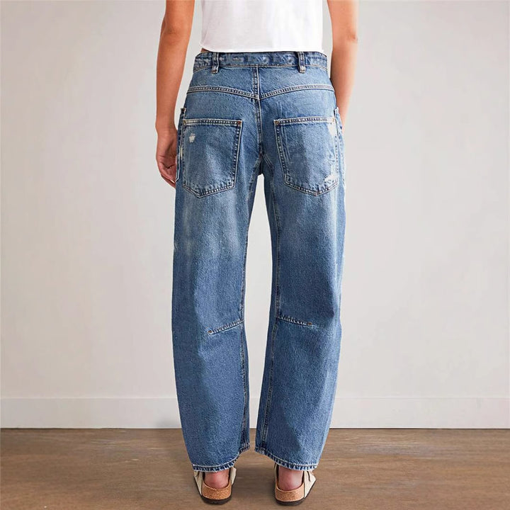 Trendy Mom jeans for women with distressed details and a low cut Lune London