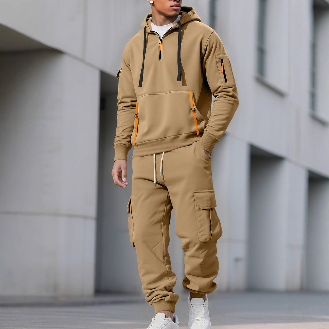 Functional sports set for men with hood and practical pockets Lune London